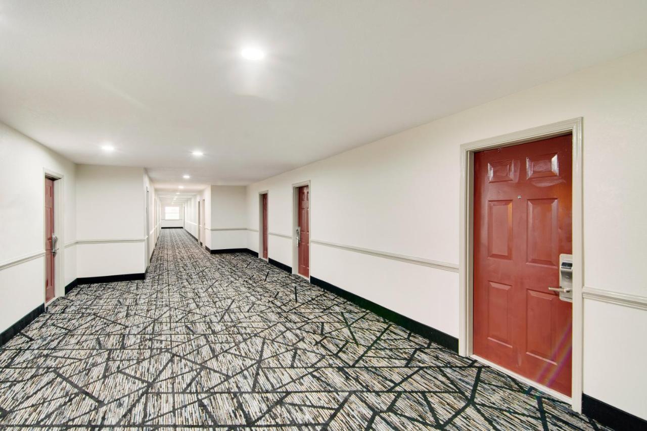 Red Roof Inn & Suites Pensacola-Nas Corry Beach Haven Buitenkant foto