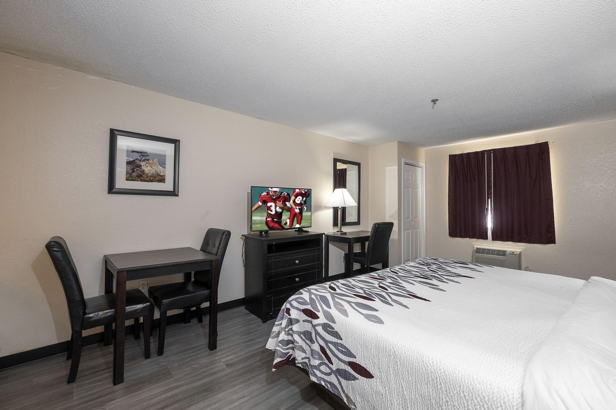 Red Roof Inn & Suites Pensacola-Nas Corry Beach Haven Buitenkant foto