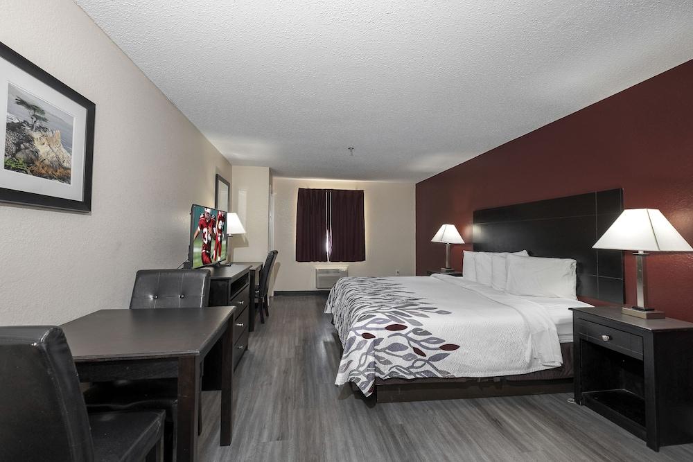 Red Roof Inn & Suites Pensacola-Nas Corry Beach Haven Buitenkant foto