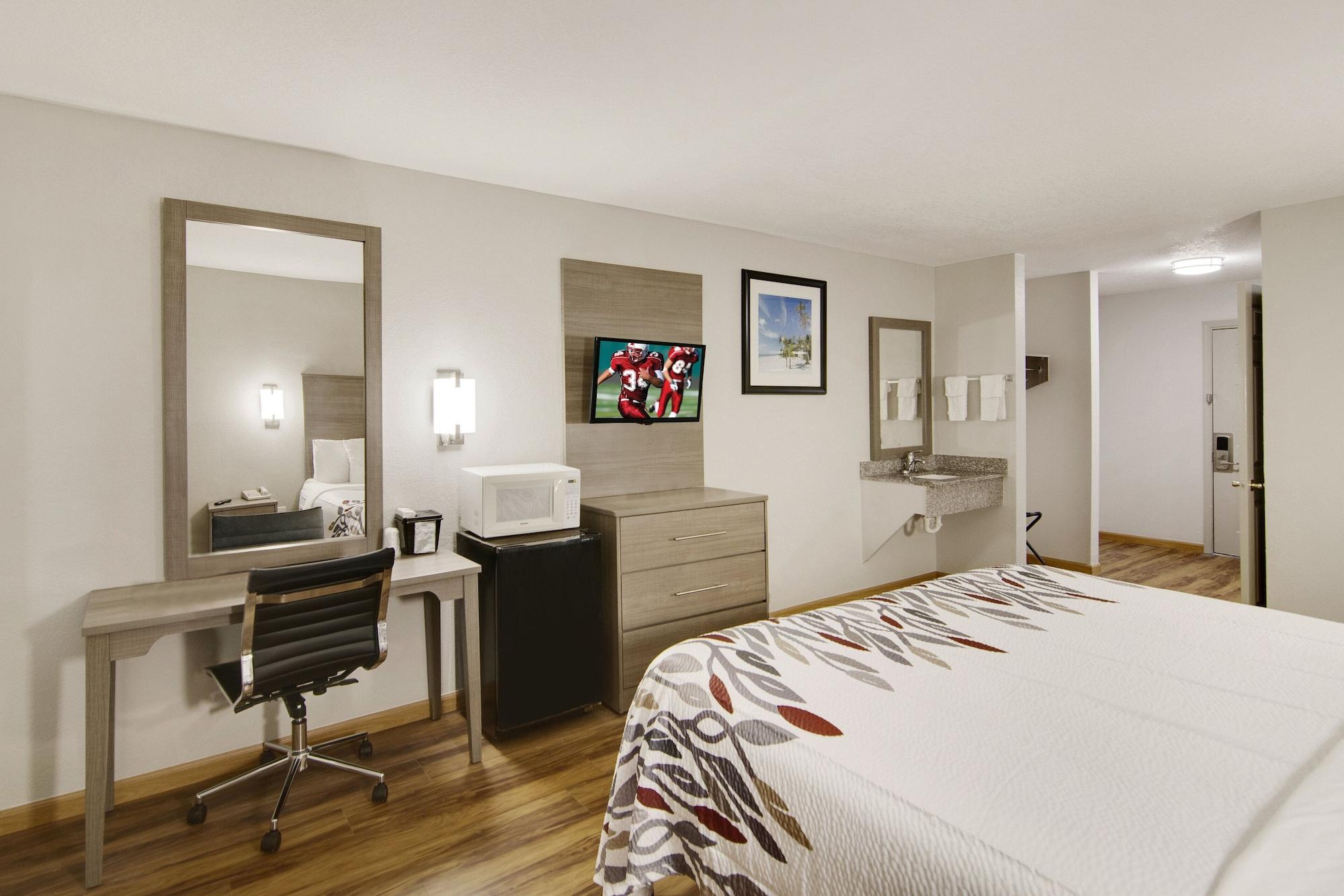 Red Roof Inn & Suites Pensacola-Nas Corry Beach Haven Buitenkant foto